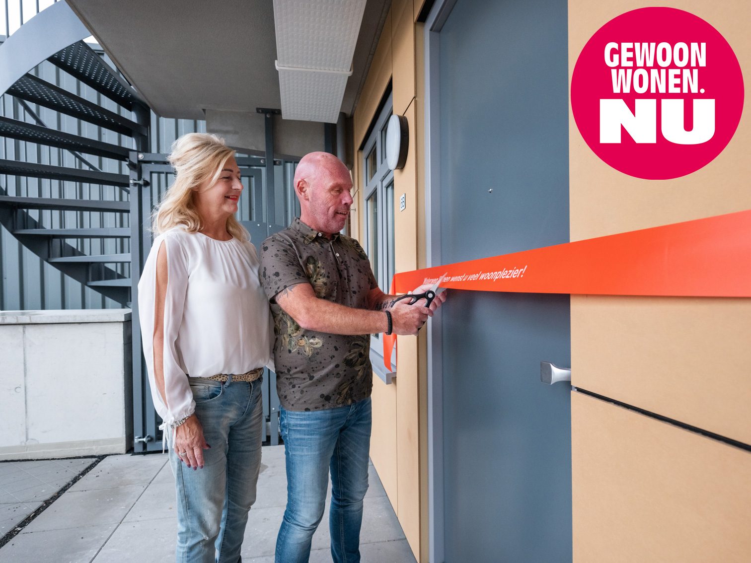 Huurders blij met sleutels nieuwe woning: 39 energieneutrale appartementen aan de Parallelweg opgeleverd